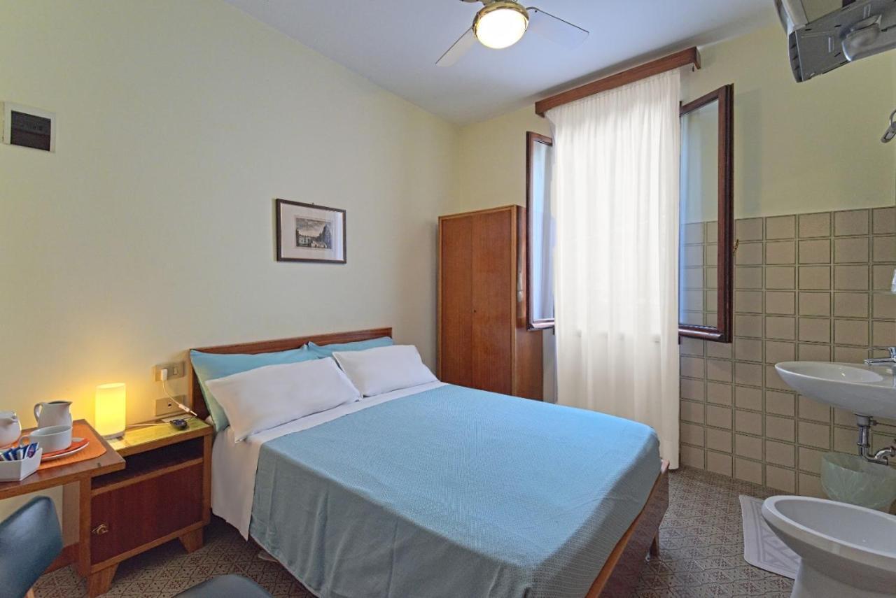 Albergo Al Gobbo Venesia Bagian luar foto